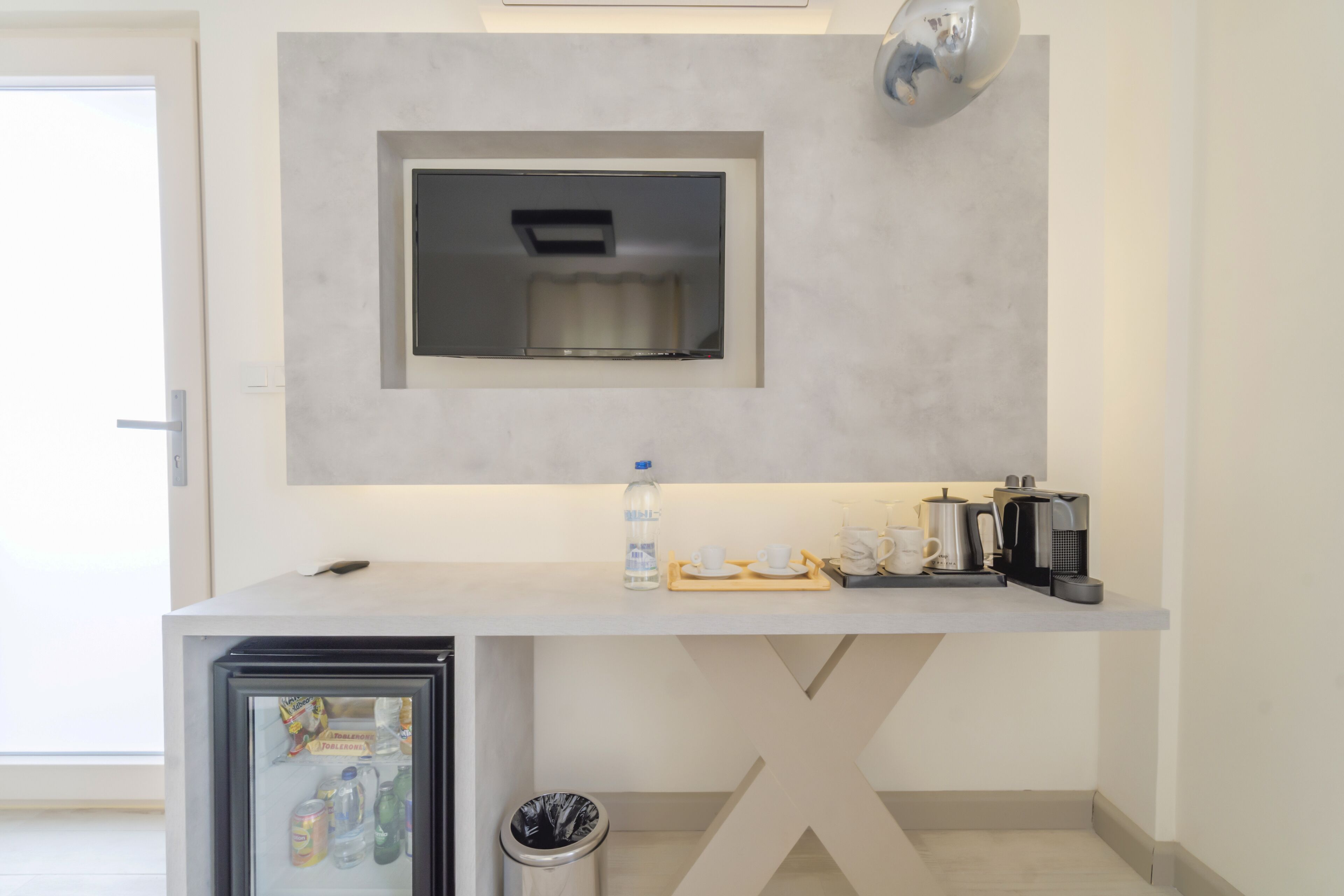 exclusive suite, 1 bedroom, non smoking, sea view | 1 bedroom, minibar, in-room safe, desk