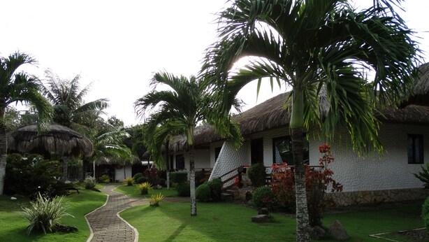 Property grounds - Bohol Wonderlagoon Resort (Panglao)