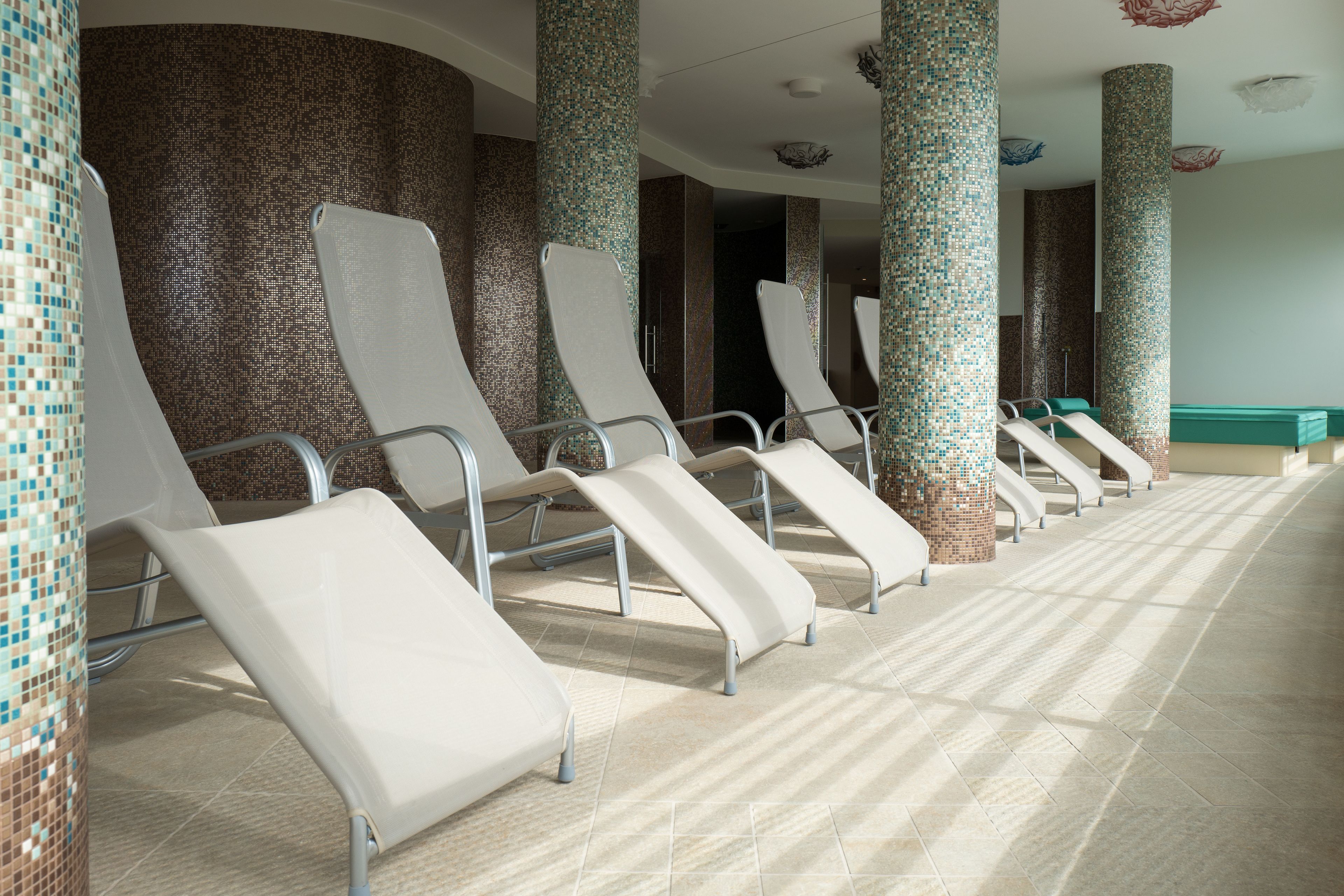 sauna, hot tub, steam room, turkish bath/hammam, 1 treatment room