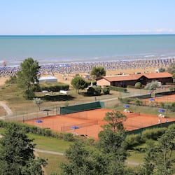 Gelanggang tenis