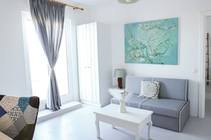 In-room safe, iron/ironing board, free WiFi, bed sheets