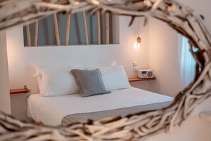 In-room safe, iron/ironing board, free WiFi, bed sheets - La Stella Stay (Mykonos)