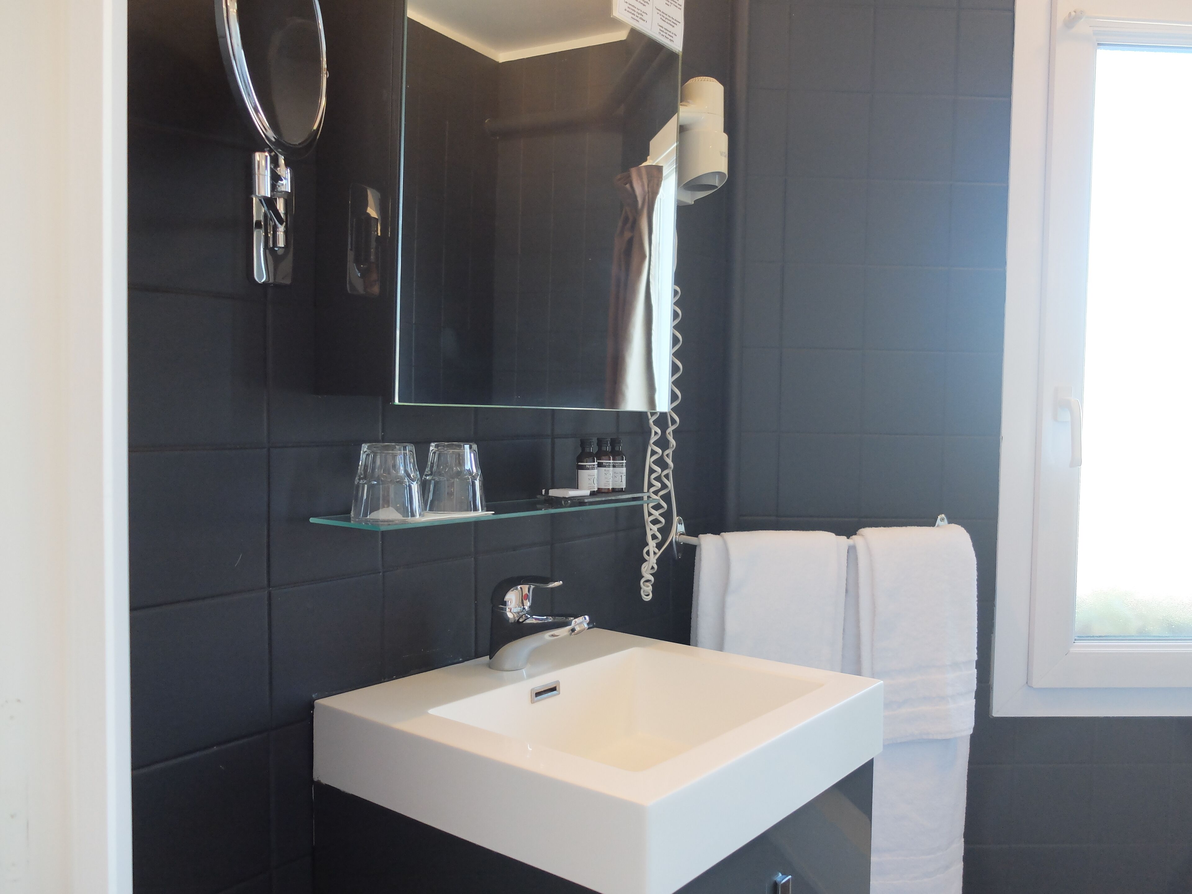 twin room | bathroom | shower, hair dryer, towels