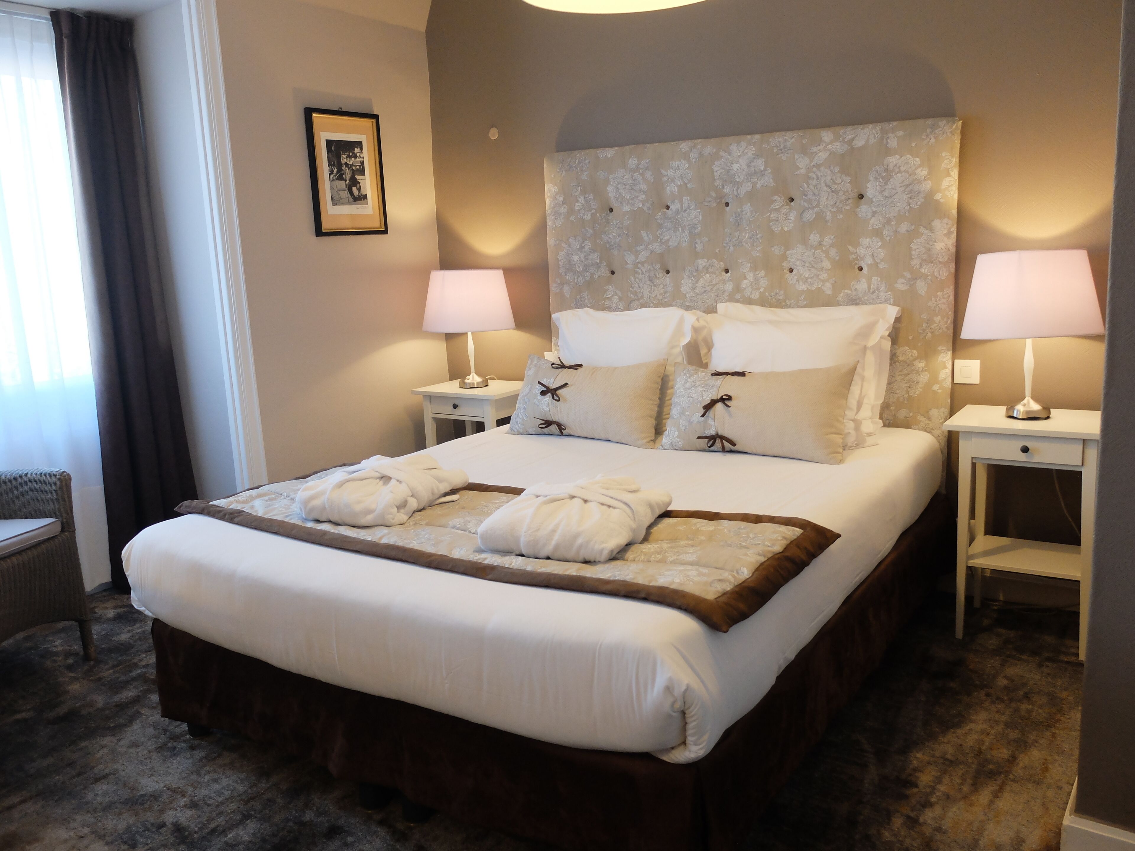 triple room | premium bedding, blackout curtains, free wifi, bed sheets