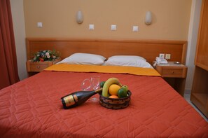 Tabla de planchar con plancha, cunas gratuitas, wifi gratis