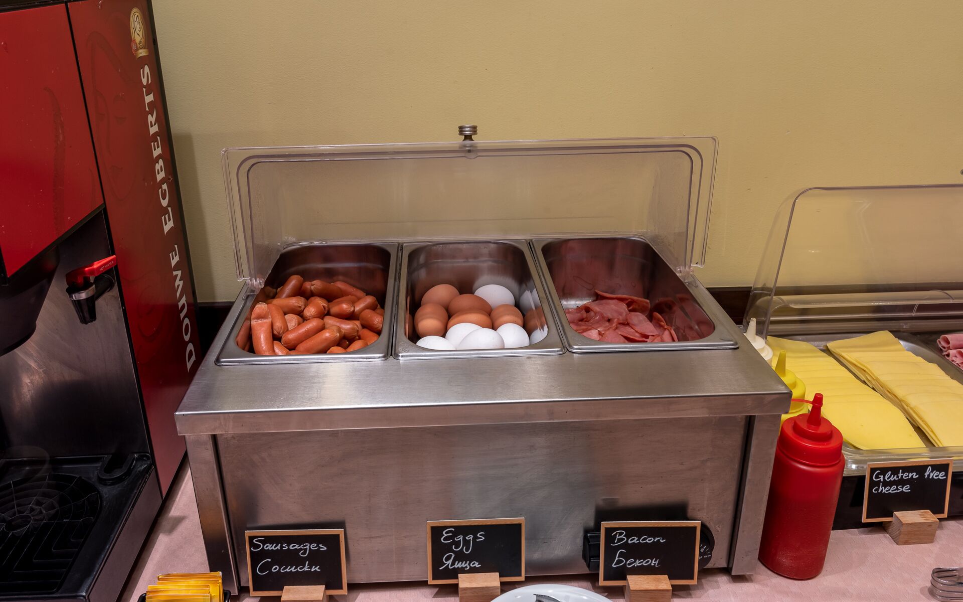 daily buffet breakfast for a fee