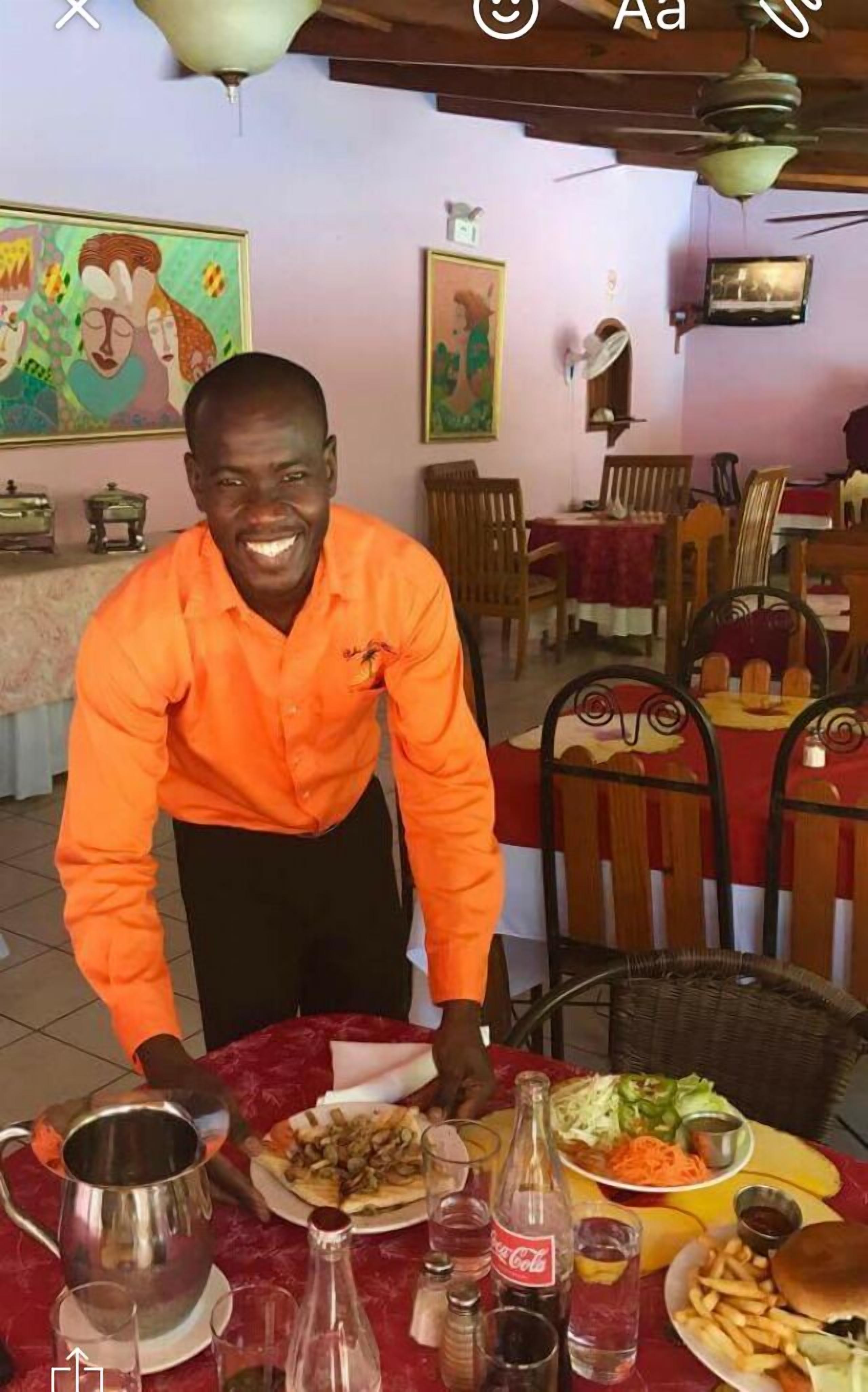 breakfast, lunch, dinner served; international cuisine