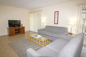 Standard Townhome, 4 Bedrooms | Living room