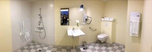 Exclusive Double Room | Bathroom | Shower, hair dryer, towels, soap - Brit Hotel Montargis (Mormant-sur-Vernisson)