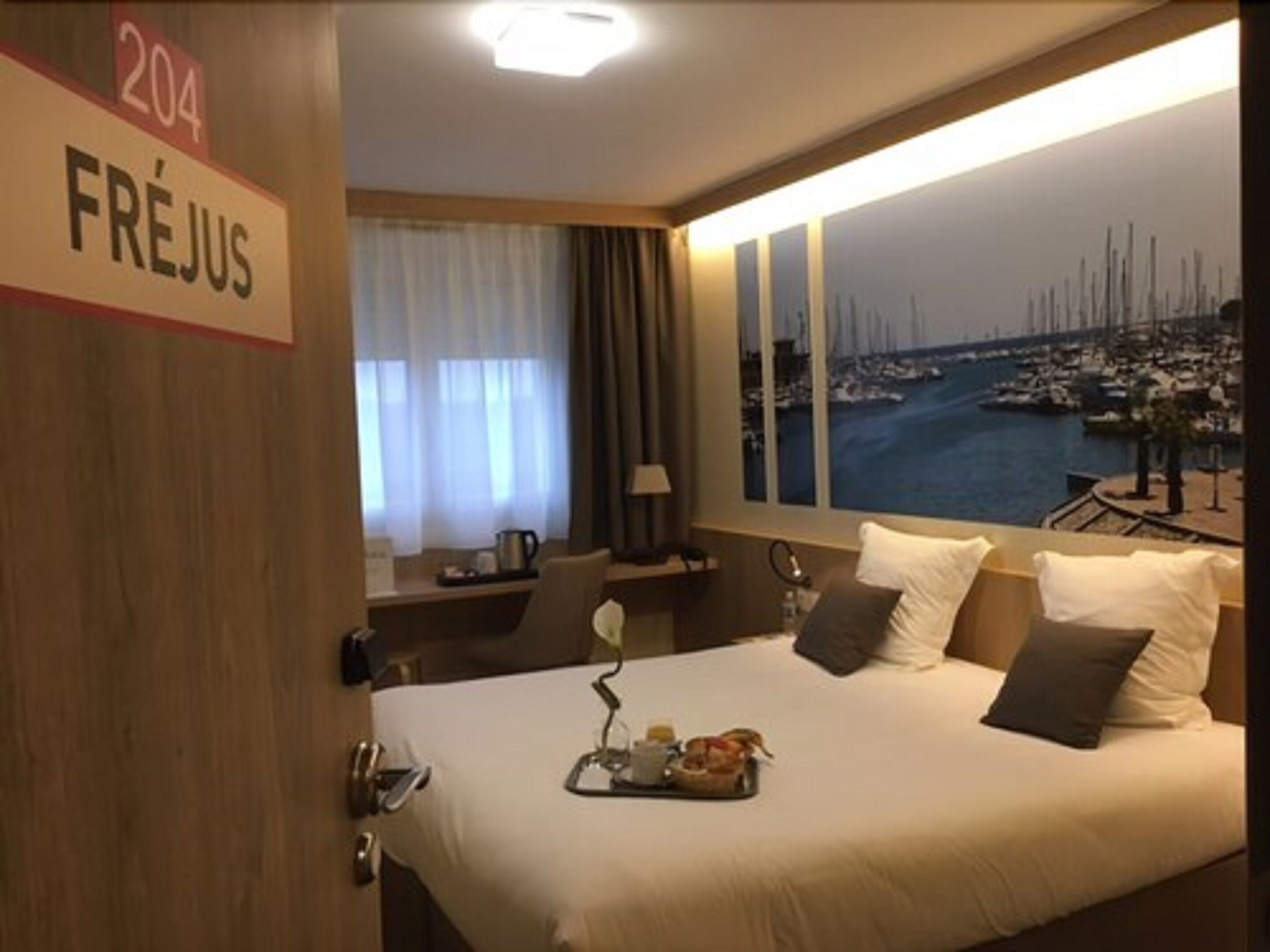 exclusive double room | premium bedding, pillow-top beds, desk, soundproofing