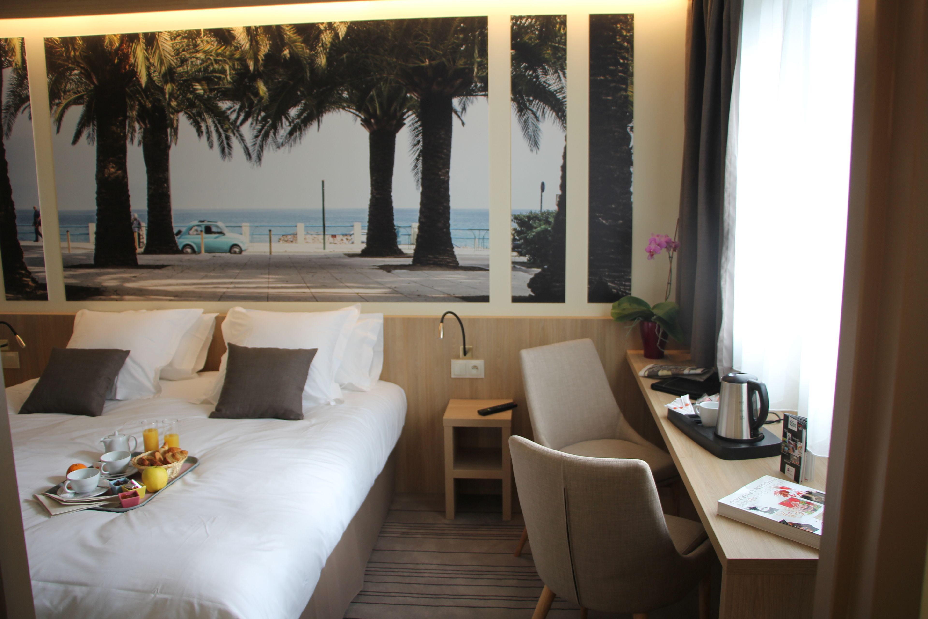 經典雙床房 | 高級寢具、舒適加層、書桌、隔音