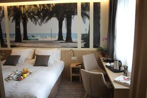 Kamar Twin Klasik | Seprai premium, bantalan ekstra lembut, meja kerja, dan kedap suara