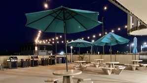 BBQ/picnic area - Le Boot Oceanfront Suites (North Wildwood)