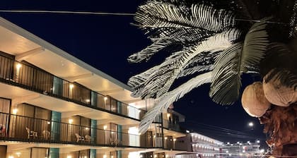 Le Boot Oceanfront Suites