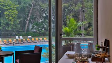 Breakfast, lunch, dinner served; Argentinean cuisine