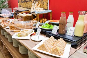 Free daily buffet breakfast