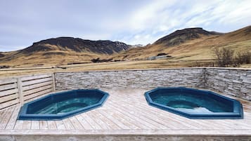 Bañera de hidromasaje al aire libre