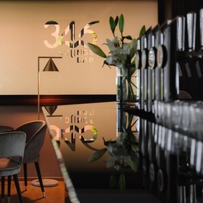 2 bars/lounges, poolside bar - Hotel Du Lac (Limone sul Garda)