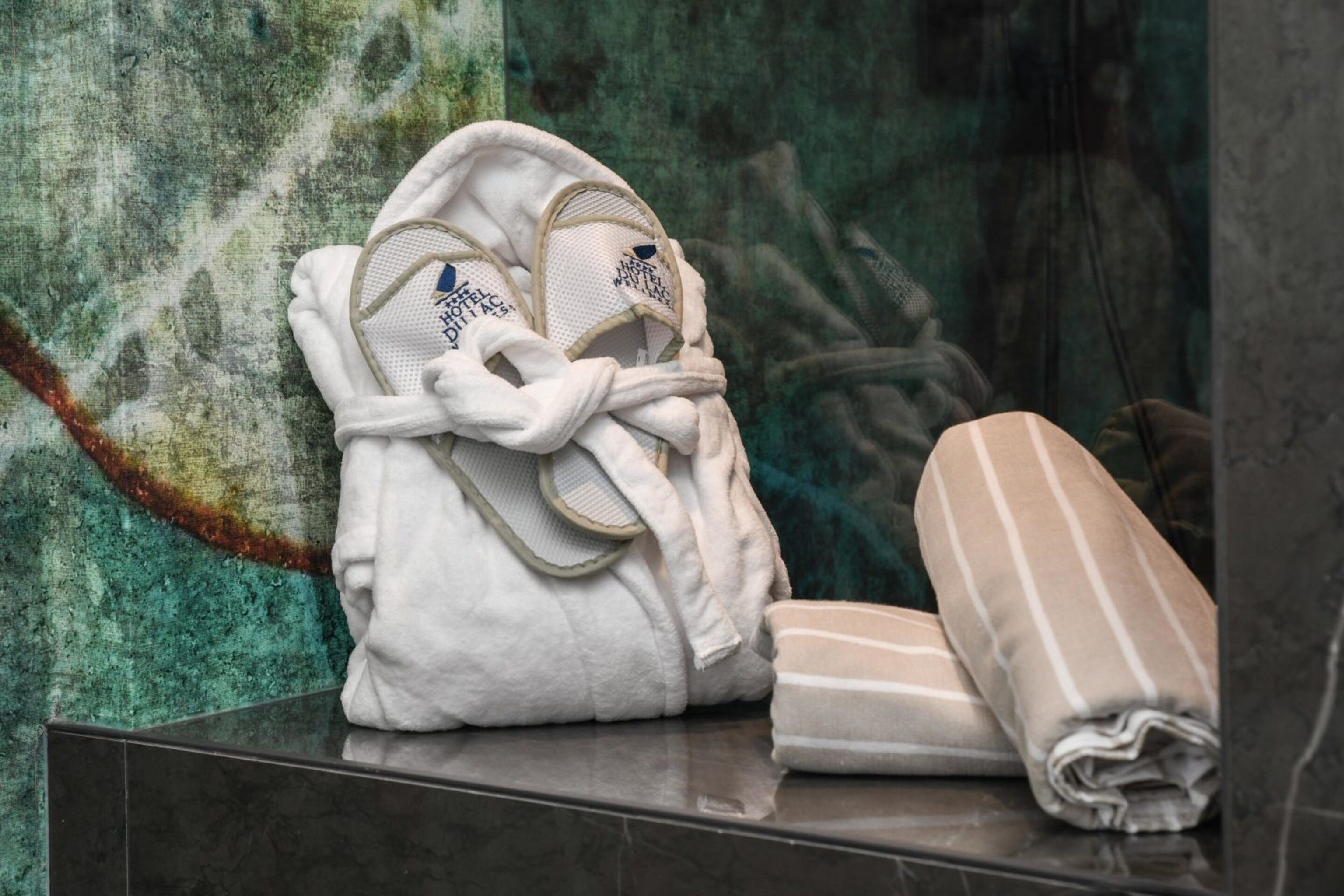 suite, lake view | room amenity