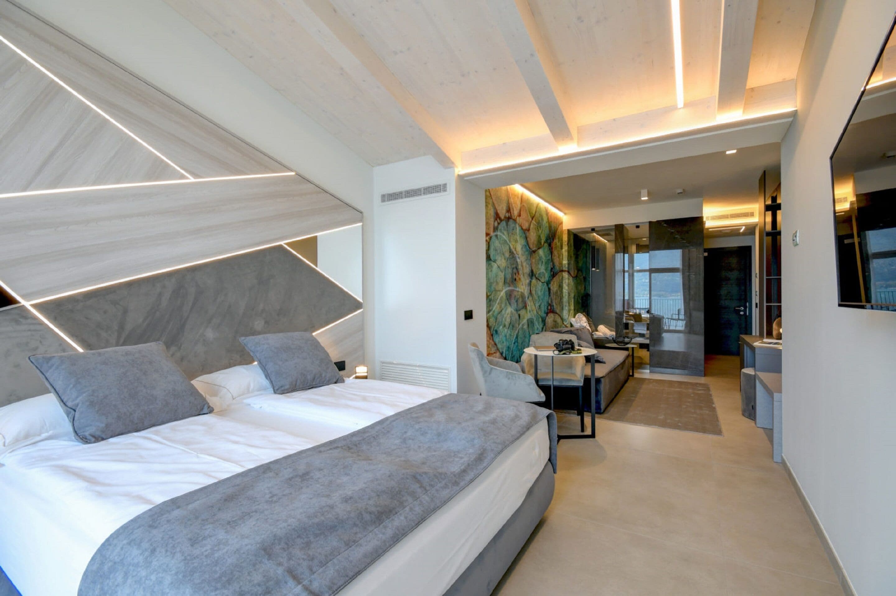 suite, lake view | 1 bedroom, minibar, in-room safe, individually decorated