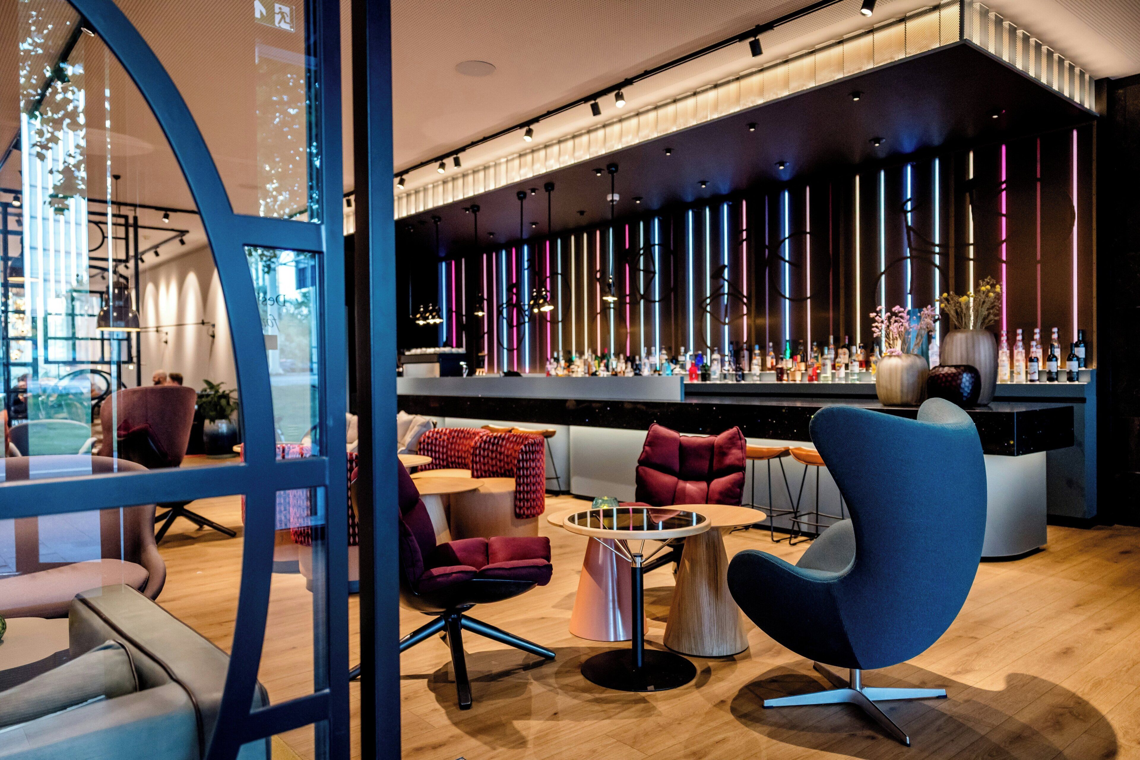 Lobby lounge