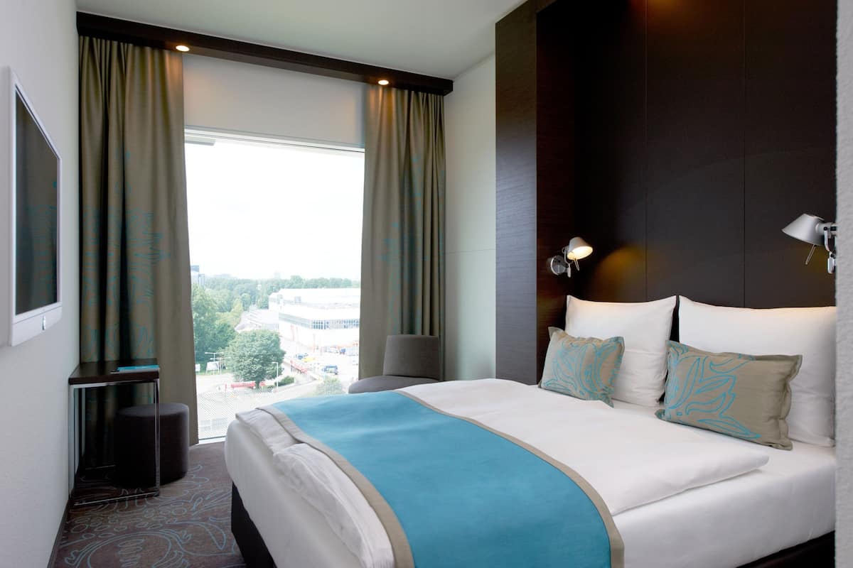 Egyptian cotton sheets, desk, blackout curtains, soundproofing