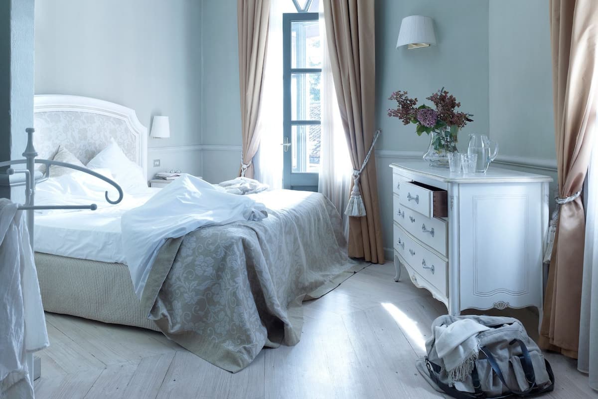 Premium bedding, in-room safe, desk, cots/infant beds