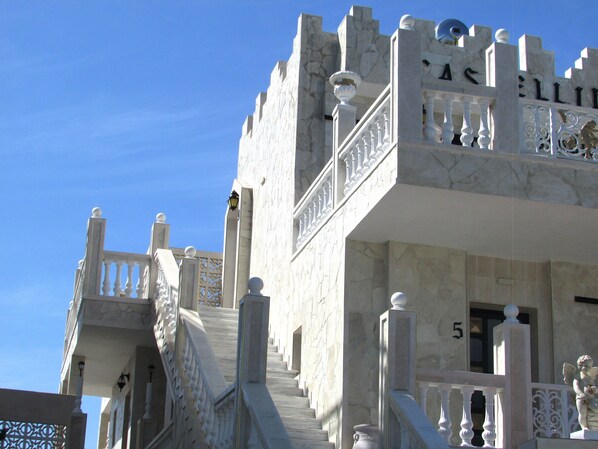 Superior studio suite, uitzicht op zee | Exterieur