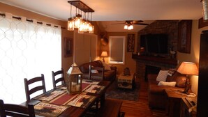 House, 2 Bedrooms | In-room dining - Farmstead House (Galena)
