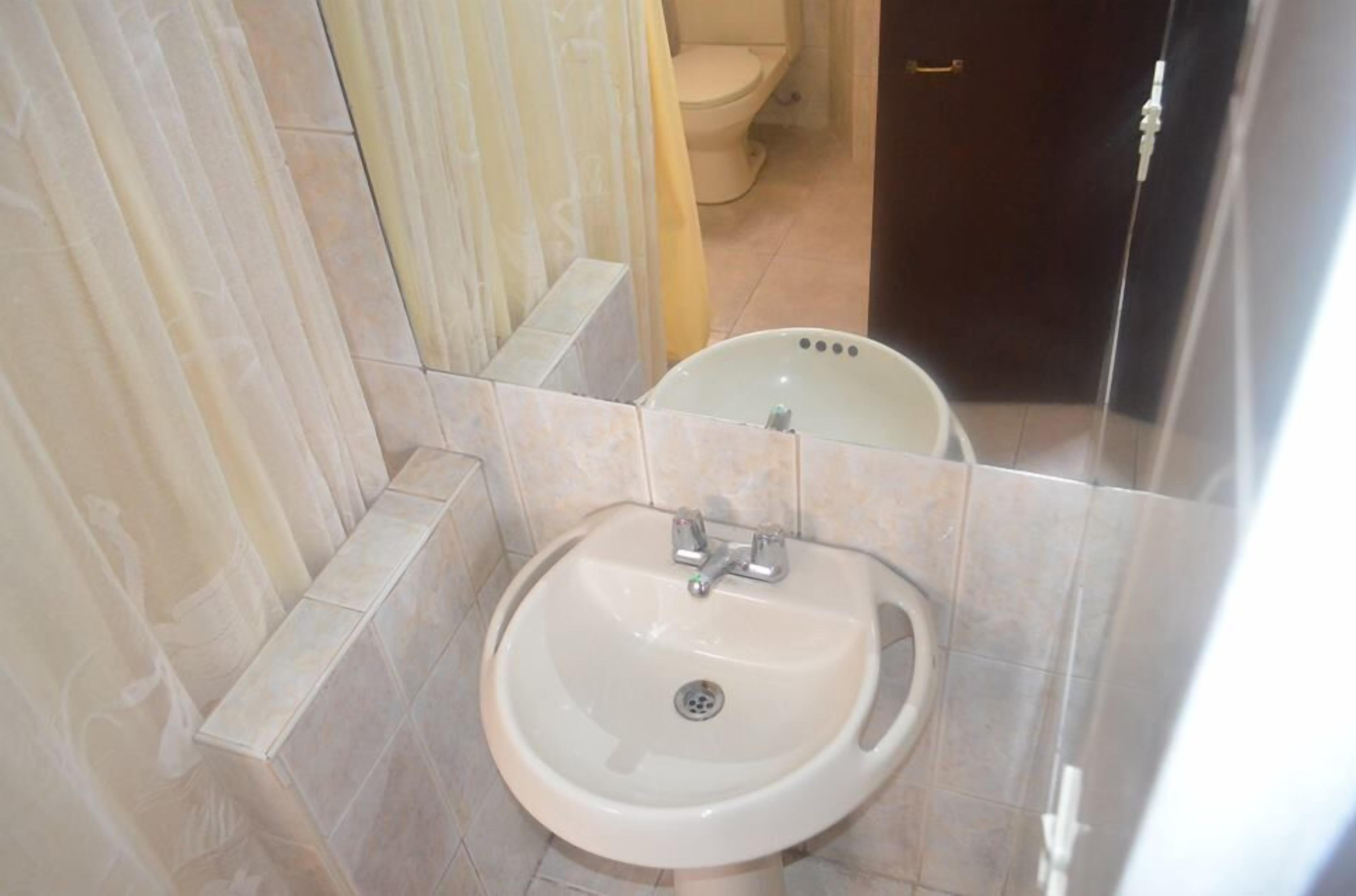 Chậu rửa trong phòng tắm