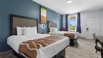 Standard Room, 2 Queen Beds Non-Smoking | Coffres-forts dans les chambres, fer et planche à repasser