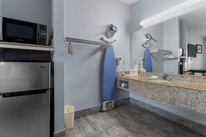 In-room safe, iron/ironing board, free WiFi, bed sheets