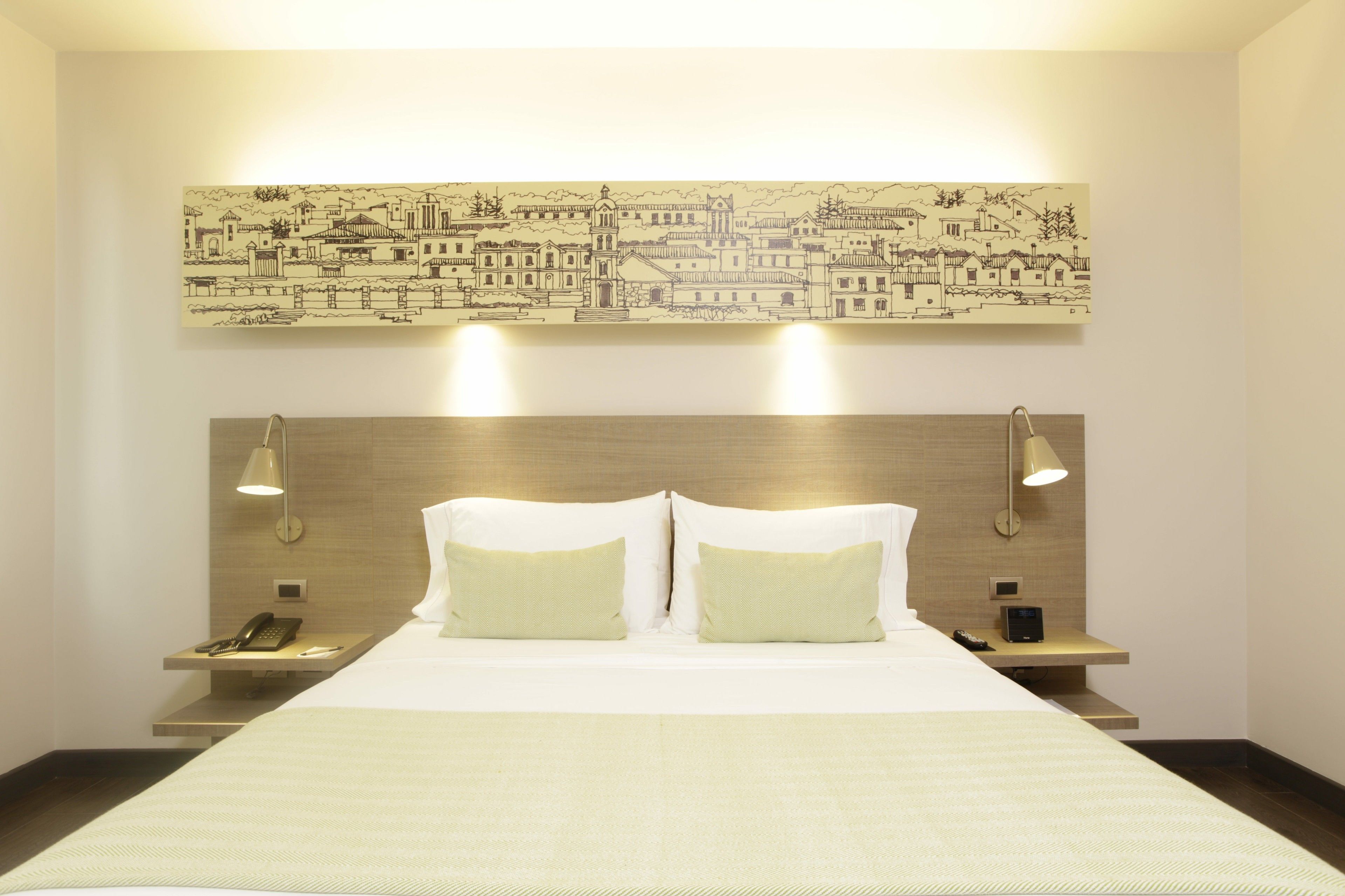 standard single room | premium bedding, minibar, in-room safe, desk