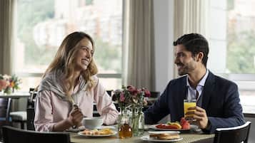 Desayuno continental (COP 42000 por persona)