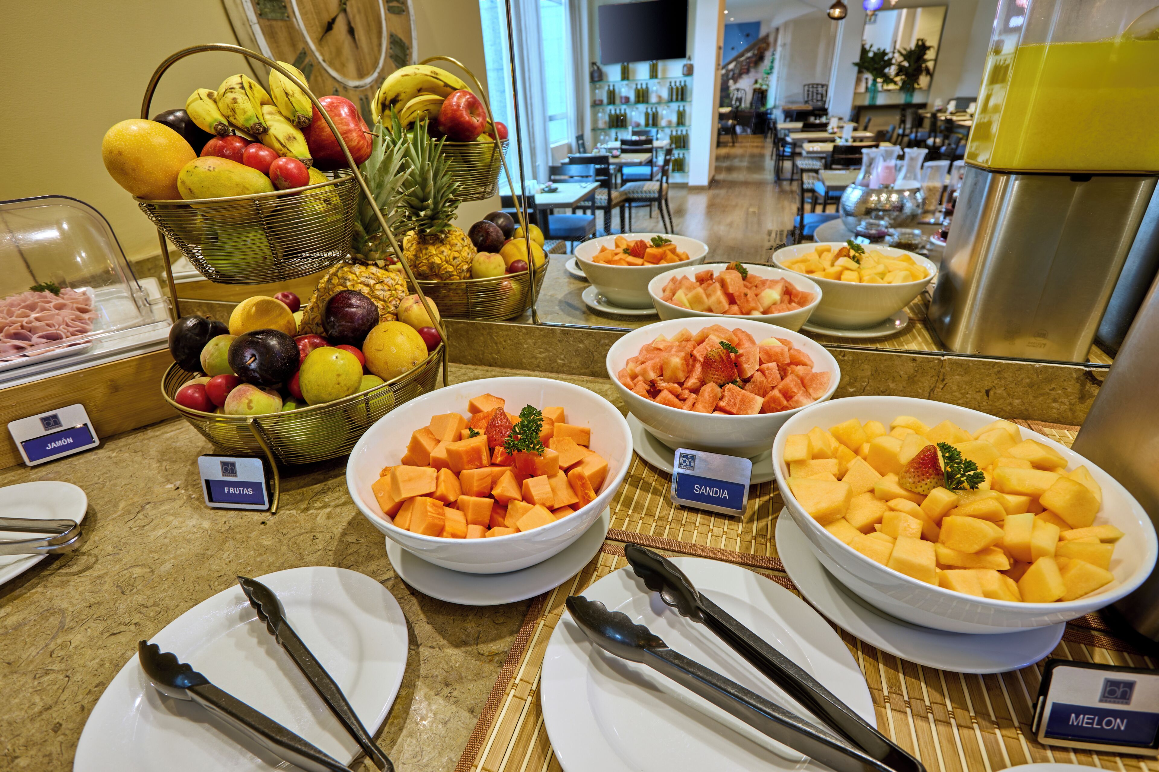 Daily buffet breakfast (COP 42000 per person)