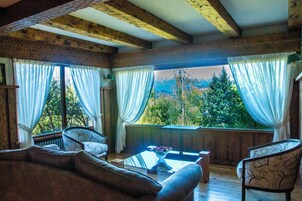 40-inch LED TV with cable channels, TV