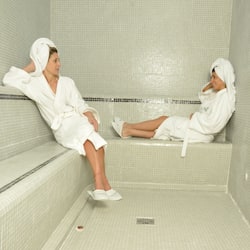 Couples treatment room(s), sauna, hot tub, steam room