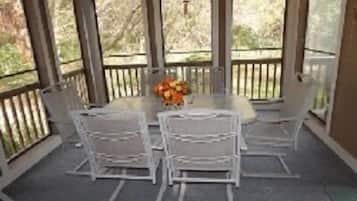 Rumah, 3 kamar tidur (with Sofa Bed) | Teras/patio