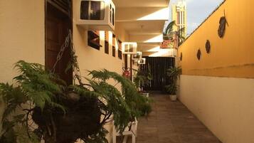 Quarto casal ou duplo básico | Terraço/pátio