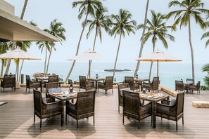 3 restaurants, breakfast, lunch, dinner served; Italian cuisine