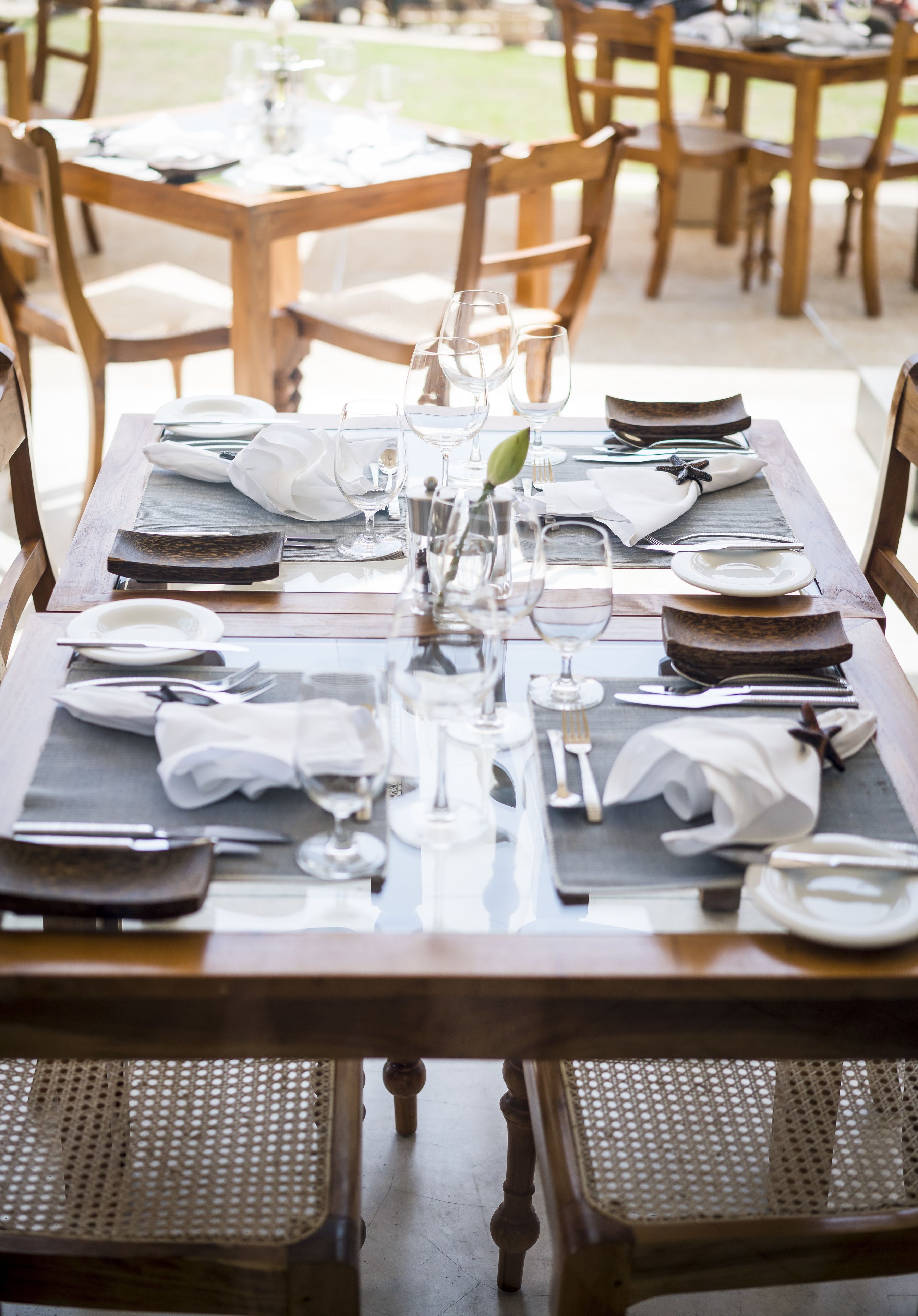 3 restaurants, breakfast, lunch, dinner served; italian cuisine