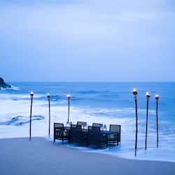 3 restaurants, breakfast, lunch, dinner served; Italian cuisine