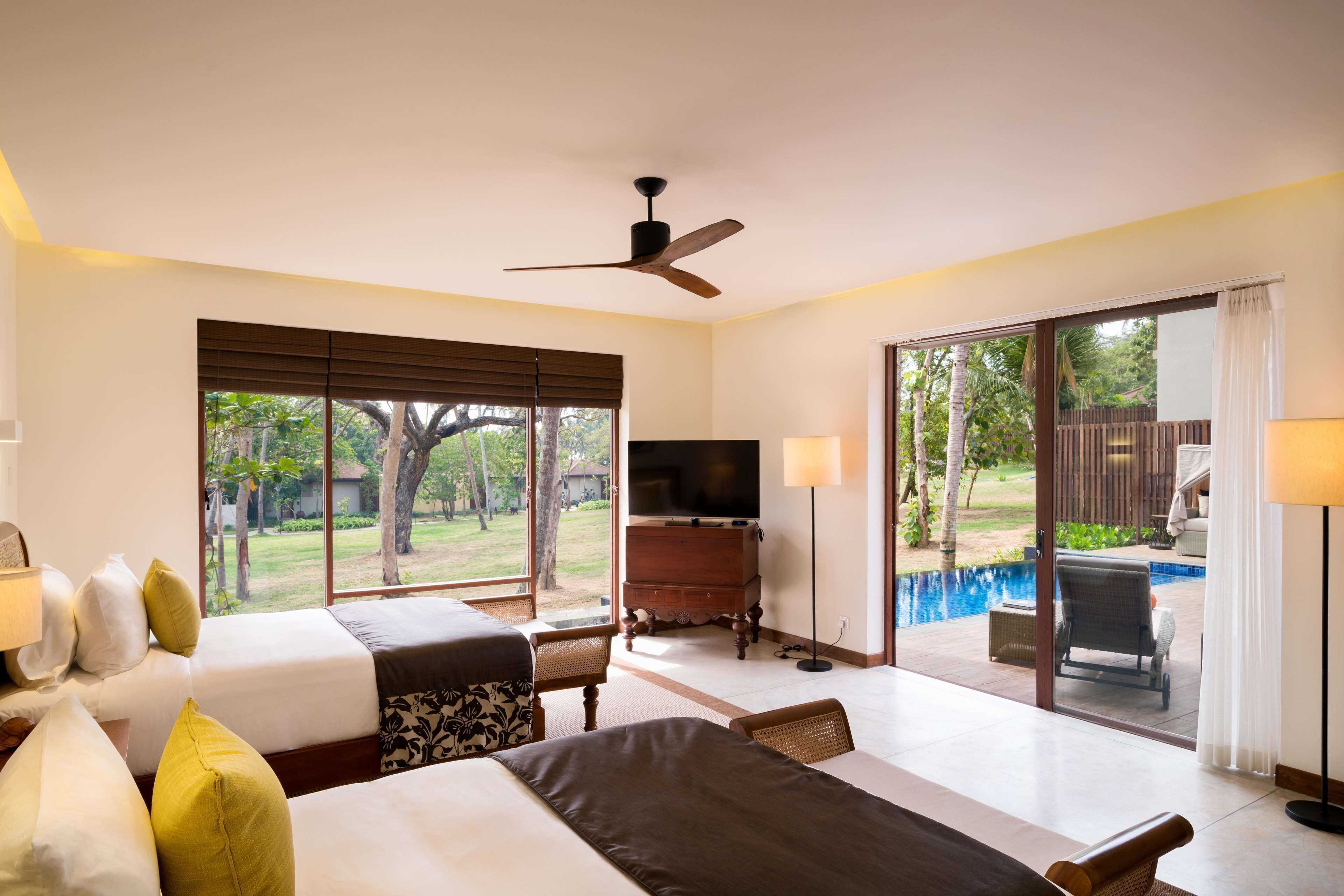 Premium bedding, minibar, in-room safe, desk