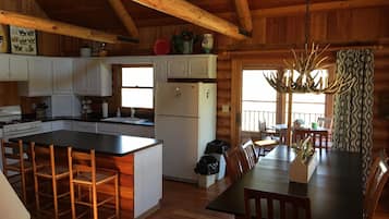 Tempat makan keluarga