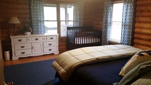 House, 5 Bedrooms | 1 bedroom, desk, iron/ironing board, free WiFi - Shorewood House (Galena)