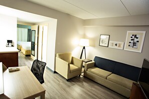 1 Schlafzimmer, hochwertige Bettwaren, Zimmersafe, individuell dekoriert