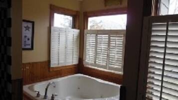 Rumah, 5 kamar tidur (with Sofa Bed) | Jet tub