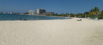 Island Breeze Studio