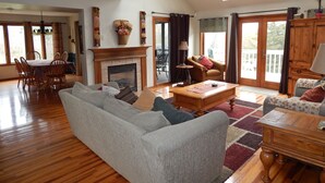 House, 6 Bedrooms (with Sofa Bed) | Living area | TV, DVD player - House on Northview (Galena)