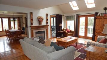 House, 6 Bedrooms (with Sofa Bed) | Living area | TV, DVD player